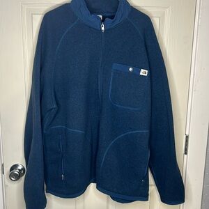 Men’s Northface blue jacket